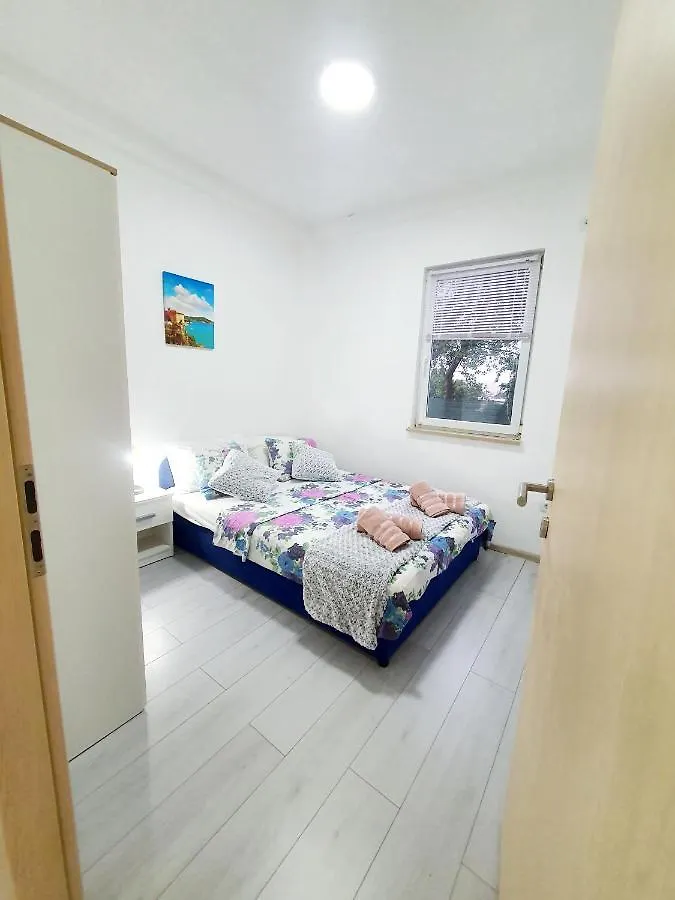Apartmans Nejra3 Sa Bazenom Apartment Pula