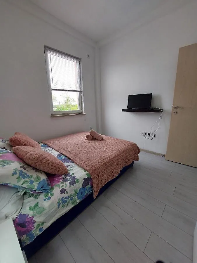 Apartmans Nejra3 Sa Bazenom Apartment Pula Croatia